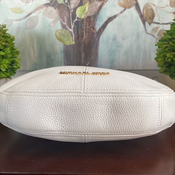 MICHAEL Michael Kors BEDFORD🤍WHITE🤍LEATHER MEDIUM CRESCENT SHOULDER BAG🌟NWT🌟 - Picture 8 of 17